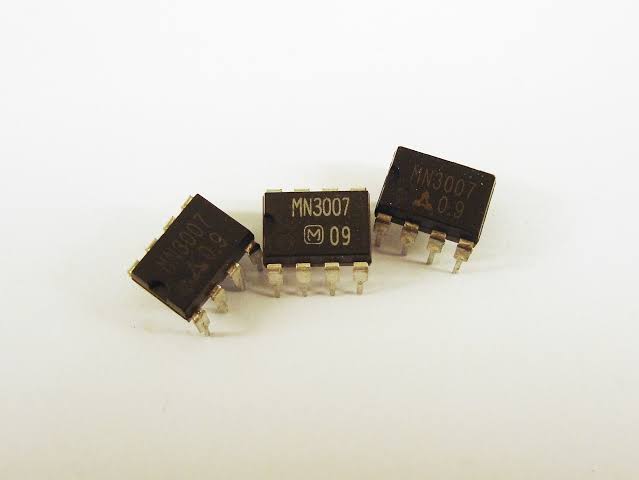 Panasonic MN3007 bucket-brigade delay (BBD) chips